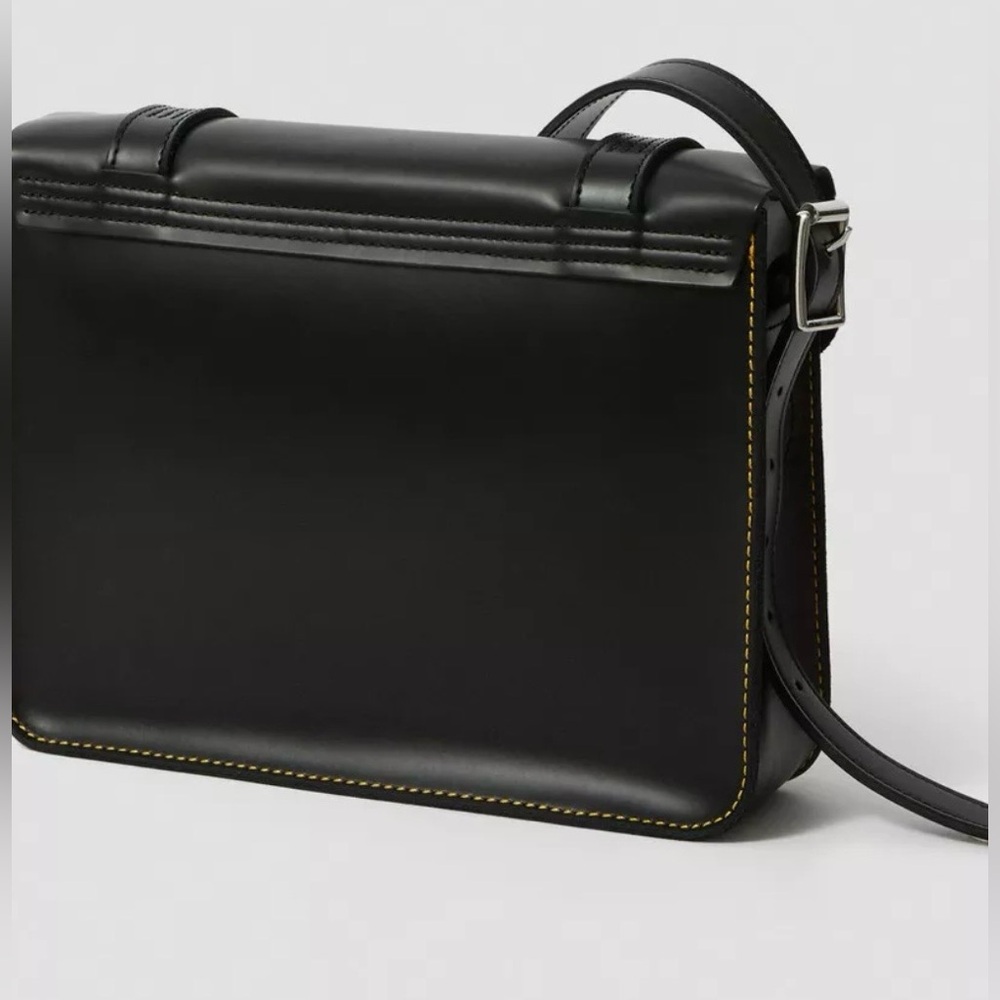 Dr. Martens 11 inch Leather Messenger Bag - Picture 5 of 15